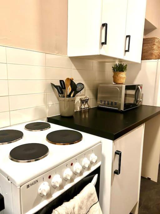 Large 2 Bedroom, Ground Floor Flat, Close To City Édimbourg Extérieur photo