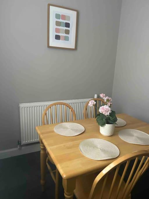 Large 2 Bedroom, Ground Floor Flat, Close To City Édimbourg Extérieur photo